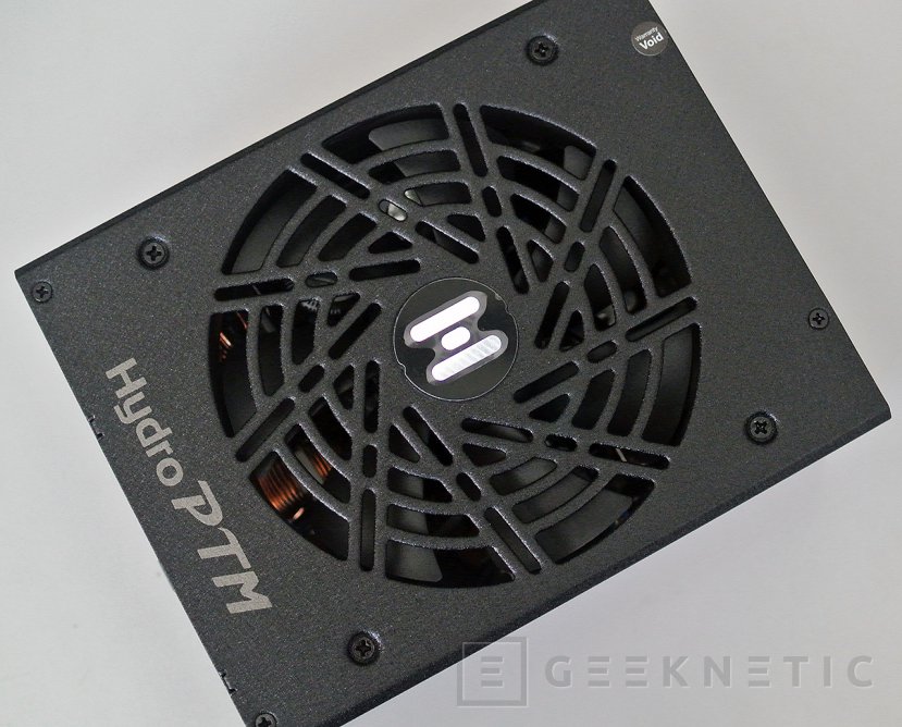 Geeknetic FSP Hydro PTM Pro 1000w Review 8