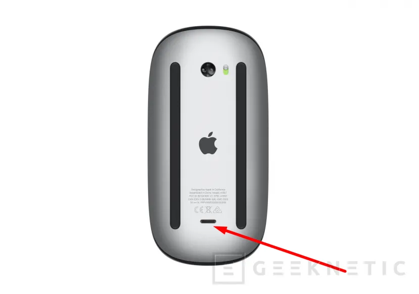 Geeknetic Apple's New Magic Mouse Goes Black, But Still Unusable While Charging 3