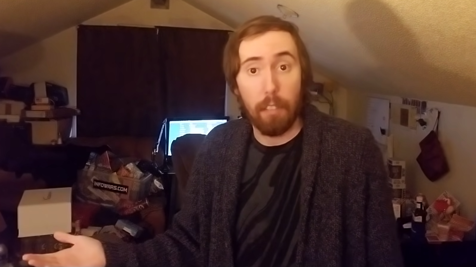 Asmongold. Asmongold and Izzy. Asmongold фото. Asmongold girlfriend.