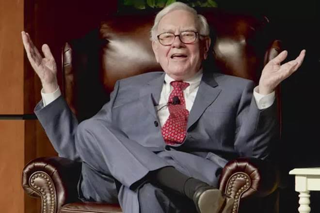 Warren Buffett Company? Net Worth, Success Formula, Age?