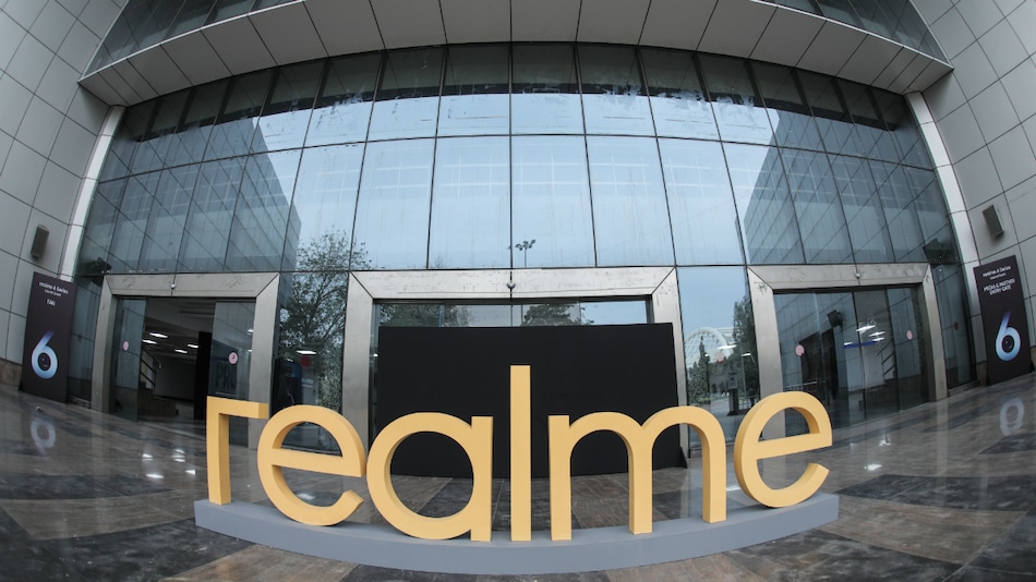 Realme Teases It's First Laptop Which similar to the Apple MacBook Air