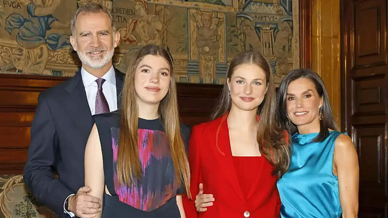 Felipe and Letizia skip protocol in their Christmas greeting: a decision that affects their daughters Leonor and Sofía